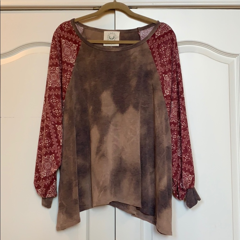 BNWT  Fantastic Fawn Top